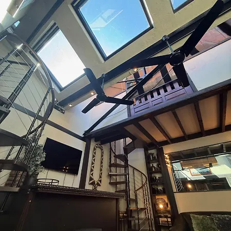 Loft En Duplex - Paris - La Defense- *